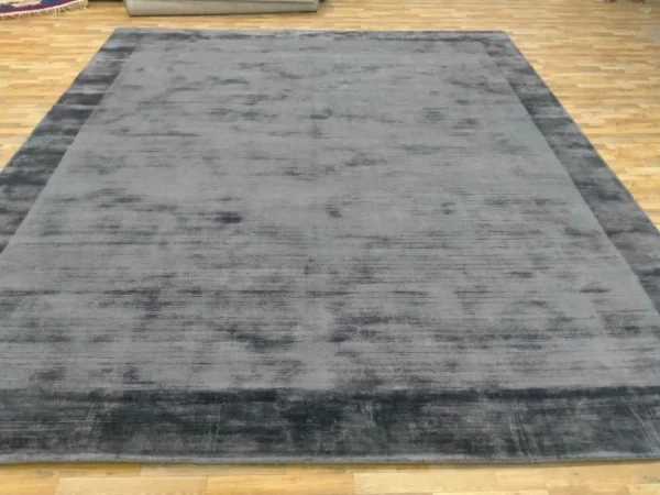 Elegant Handloom Shaded Silk Area Rug – Charcoal Grey